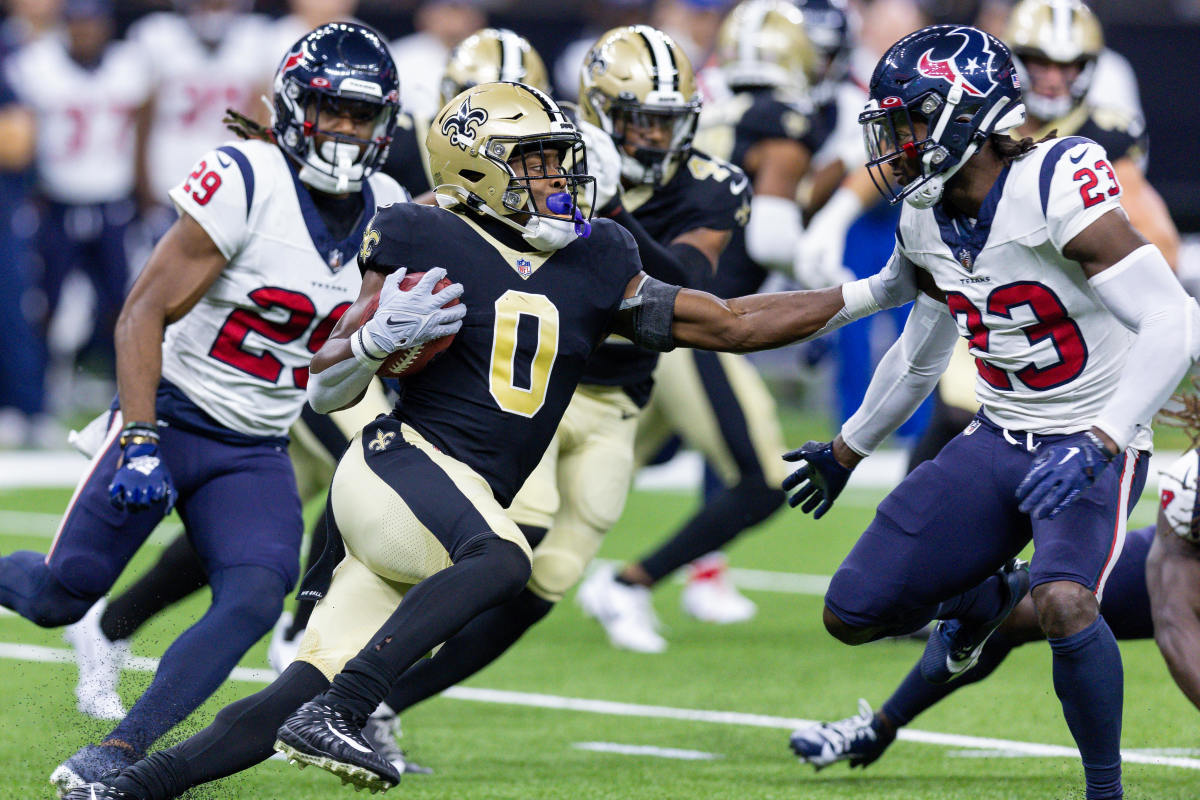 New Orleans Saints safety Ugo Amadi (0) returns a punt against Houston Texans