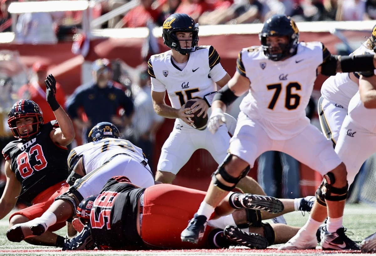 Fernando Mendoza looks for a receiver