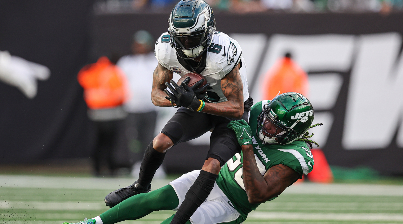 DeVonta Smith on Philadelphia Eagles Kelly Green Uniforms: 'An Every-Game  Thing!' - Sports Illustrated Philadelphia Eagles News, Analysis and More