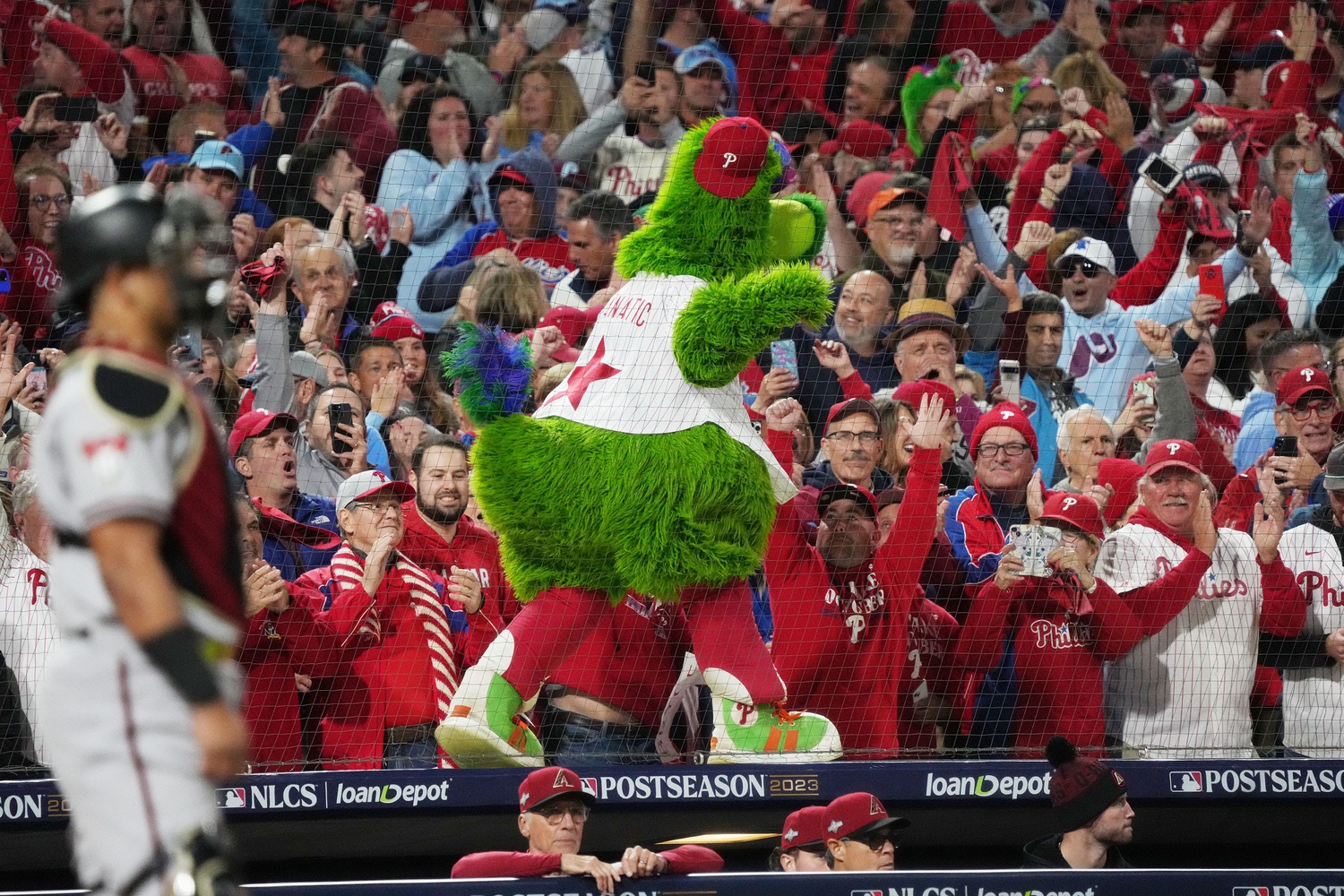 Diamondbacks feel ready to perform in front of rowdy Phillies crowd