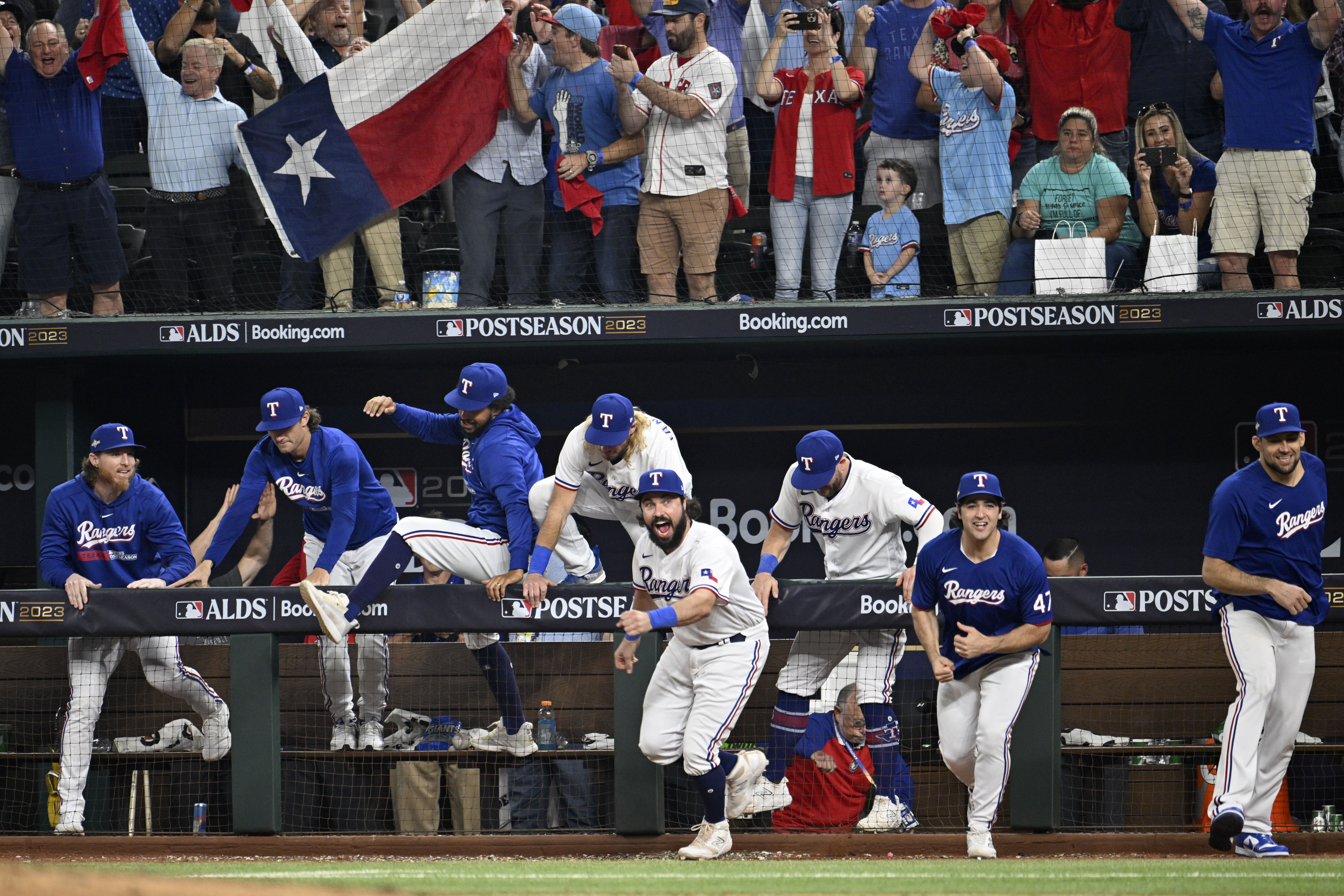 Houston Astros bats pummel Texas Rangers in ALCS Game 3