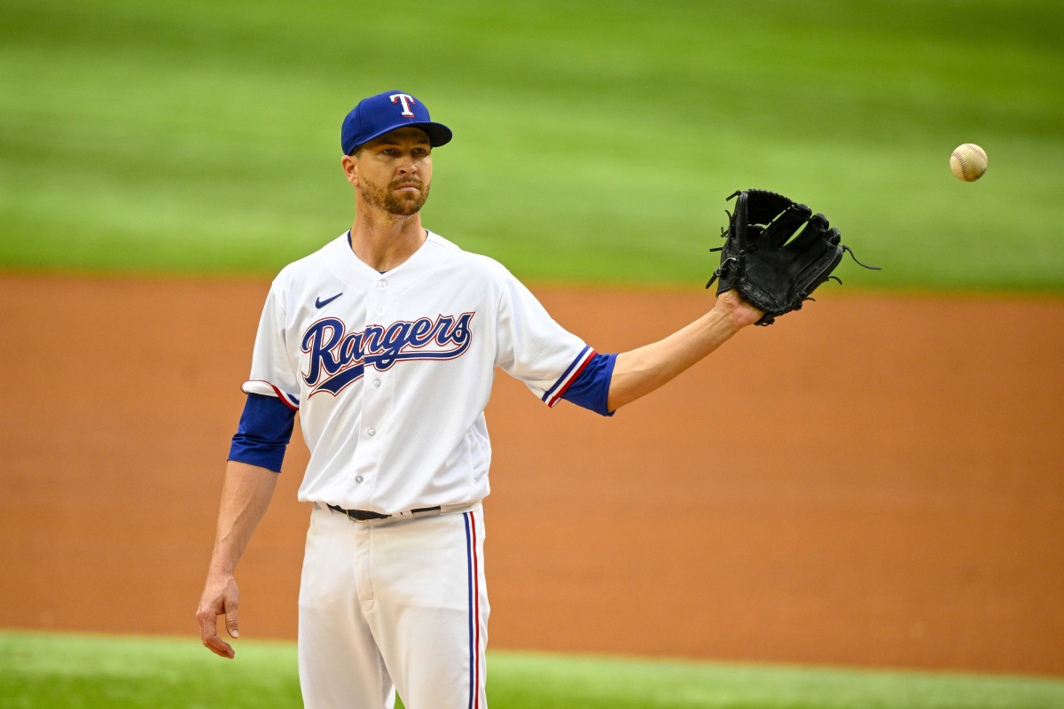 Rangers ace Jacob deGrom leaves start with sore right wrist - NBC