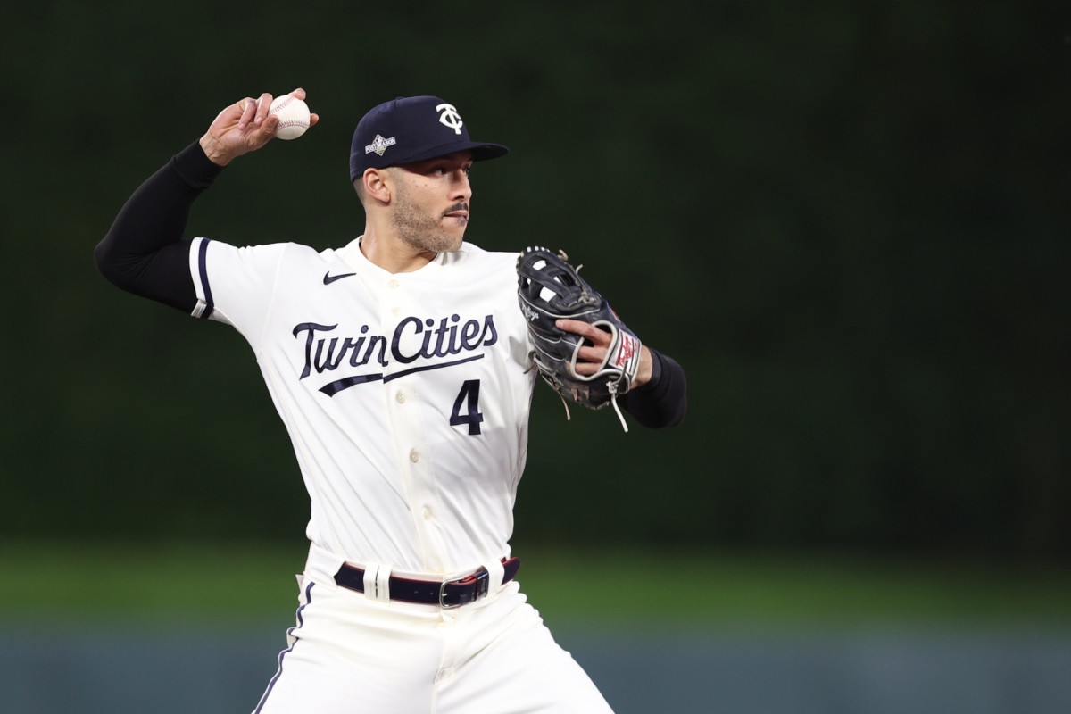 Carlos Correa has been named a Gold Glove finalist : r/minnesotatwins