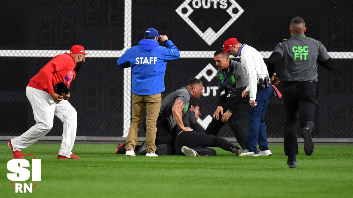 Arizona Diamondbacks force fan to take off Dodgers jersey - Sports  Illustrated