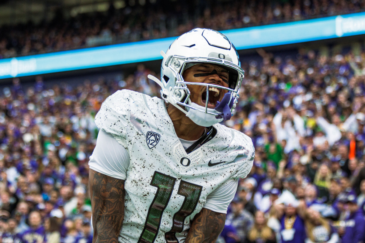 Oregon Ducks wide receiver Troy Franklin celebrates a touchdown against the Washington Huskies.