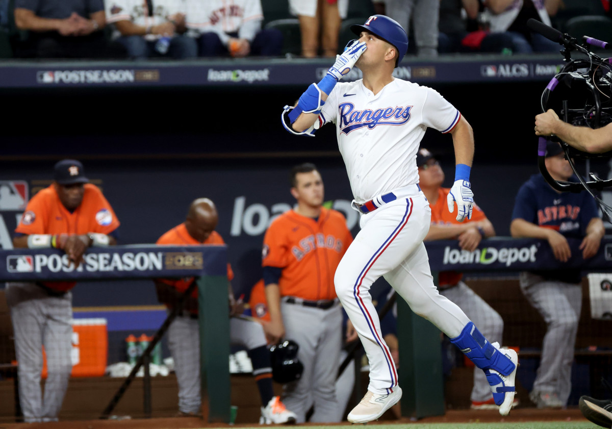 Can Corey Seager Catch Have Top 10-Homer Season in 2022? - Sports  Illustrated Texas Rangers News, Analysis and More