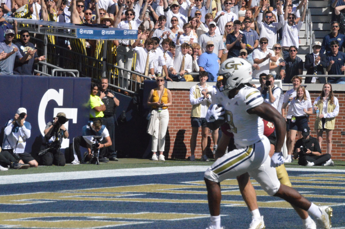 Georgia Tech wide receiver Avery Boyd catches a touchdown vs Boston College