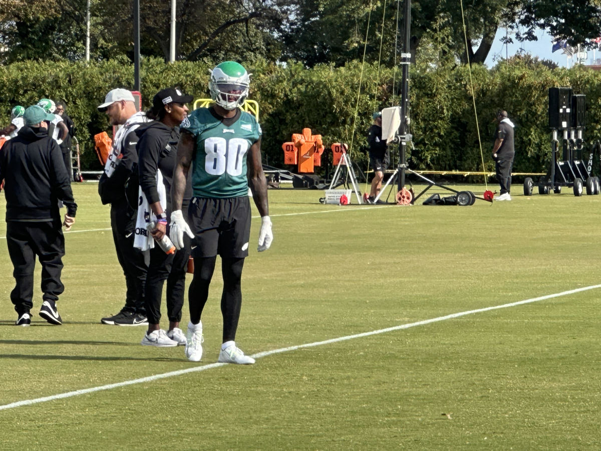 WR Julio Jones during his first practice with the Eagles.