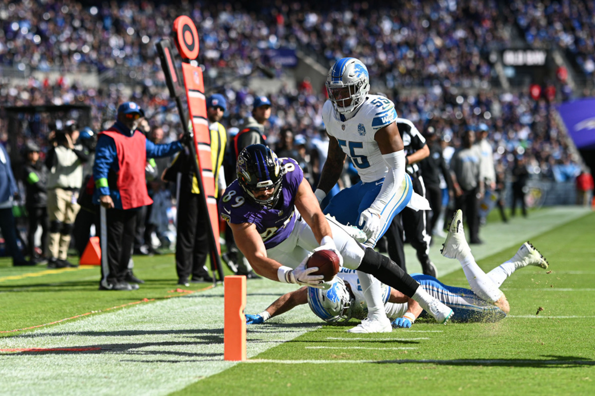 Detroit Lions linebacker Derrick Barnes