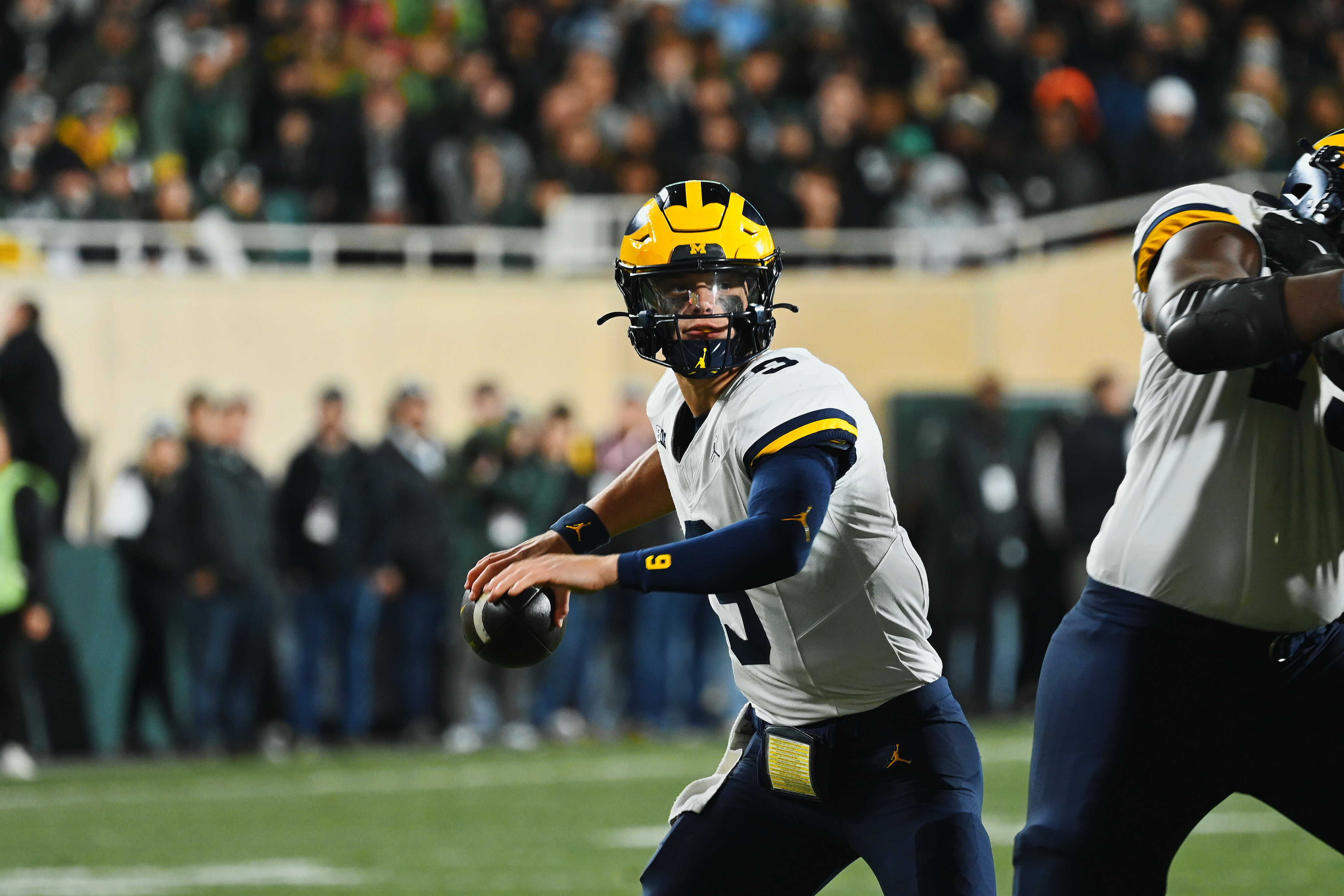 Michigan football QB J.J. McCarthy wins Big Ten Co-Offensive Player of ...