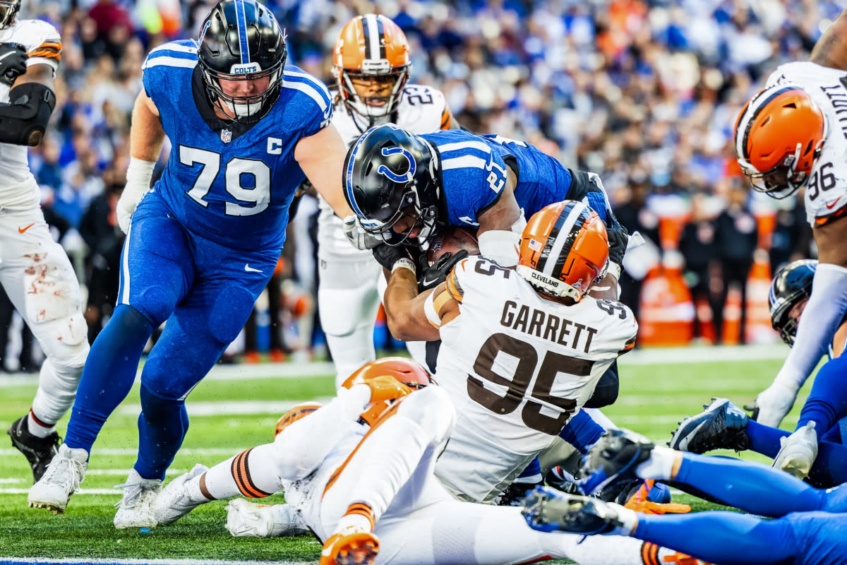 Myles Garrett (95)