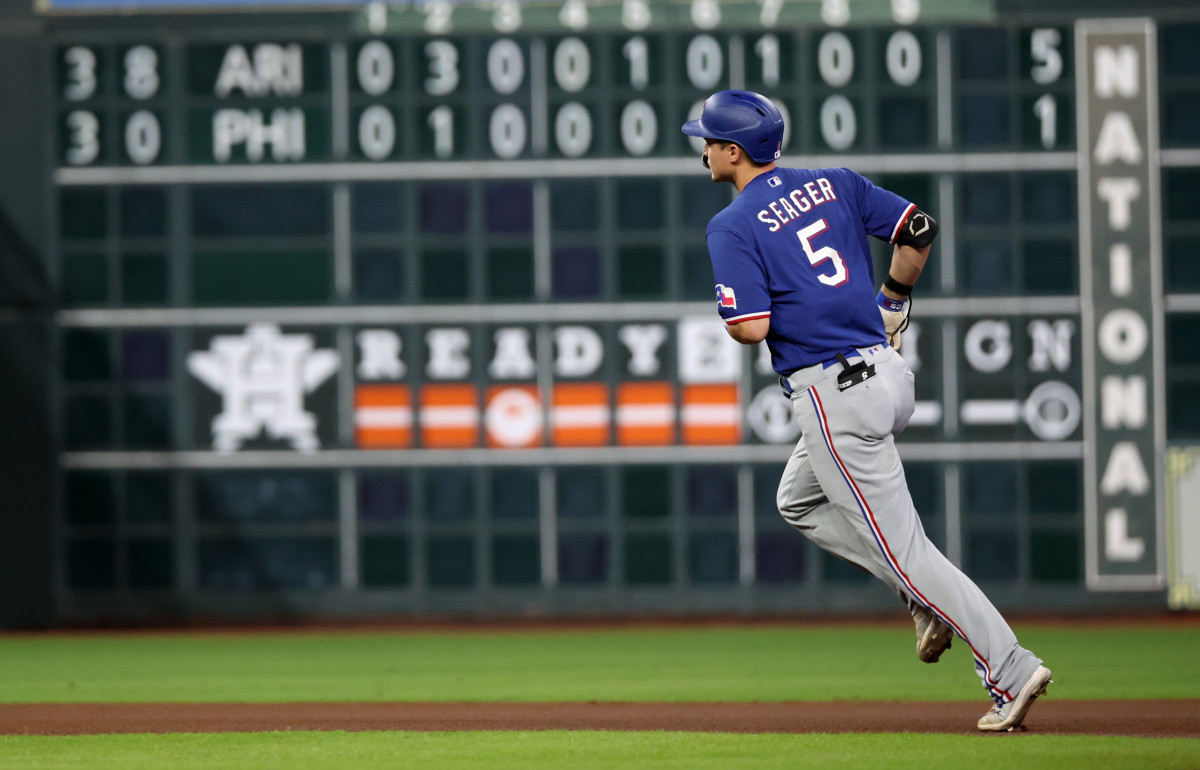 Rangers get off to fast start in win at Astros