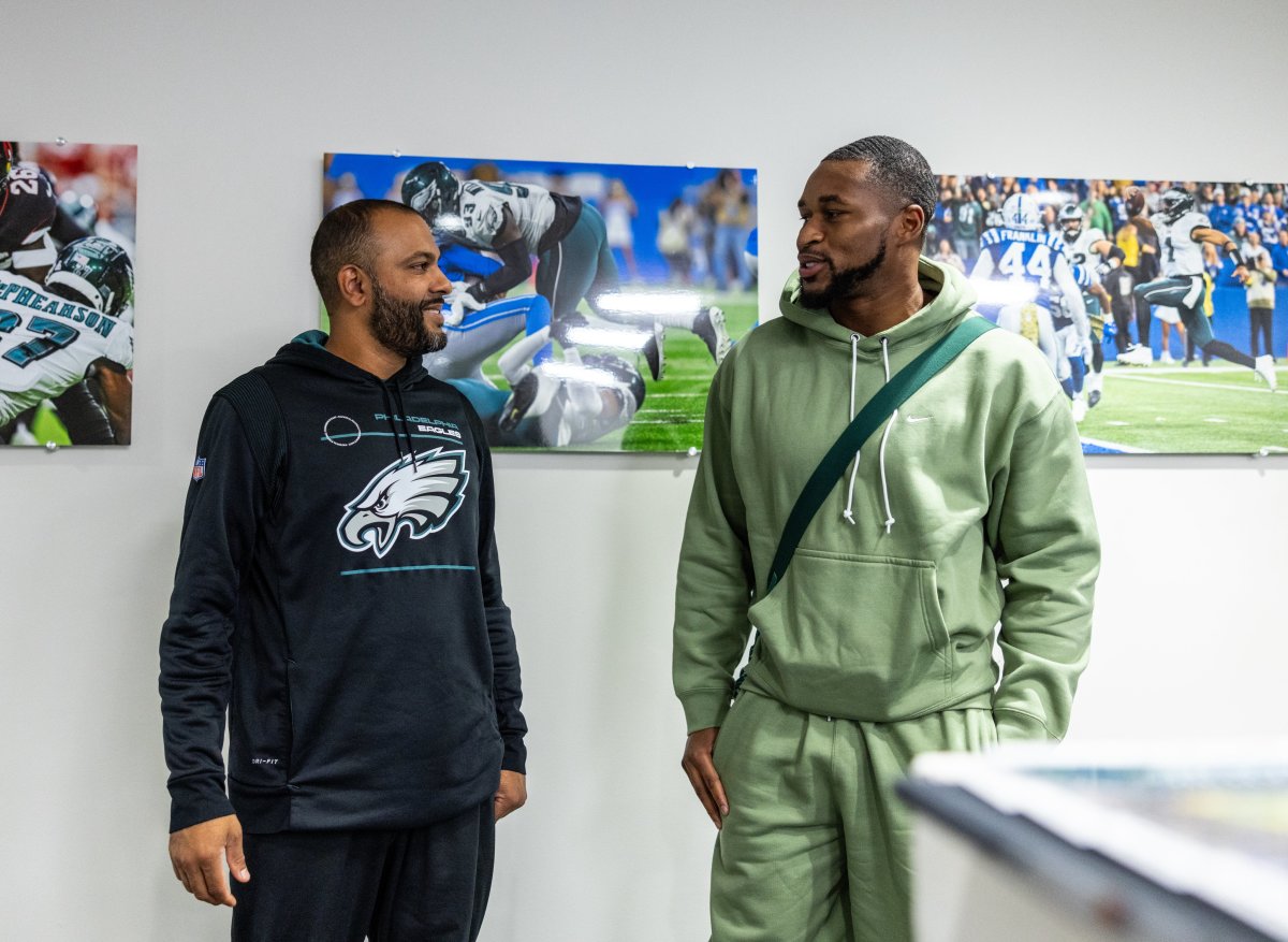 Kevin Byard meets Eagles DC Sean Desai