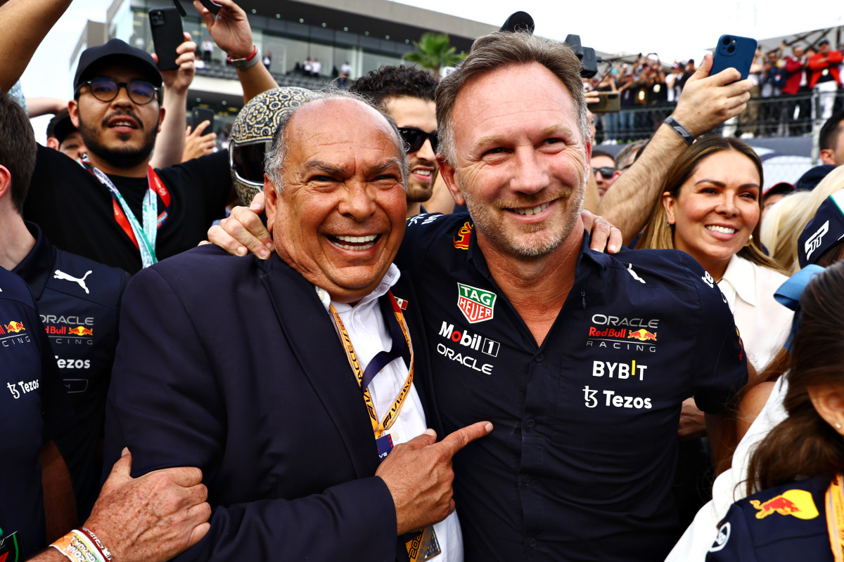 Antonio Perez - Christian Horner - Red Bull