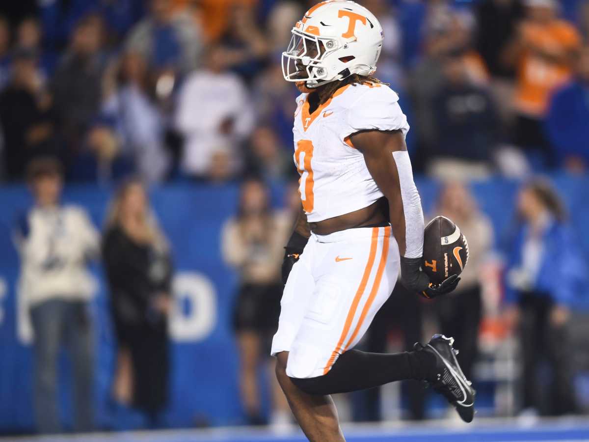 Tennessee Volunteers RB Jaylen Wright in the first half against Kentucky. (Photo by Caitie McMekin of the News Sentinel)