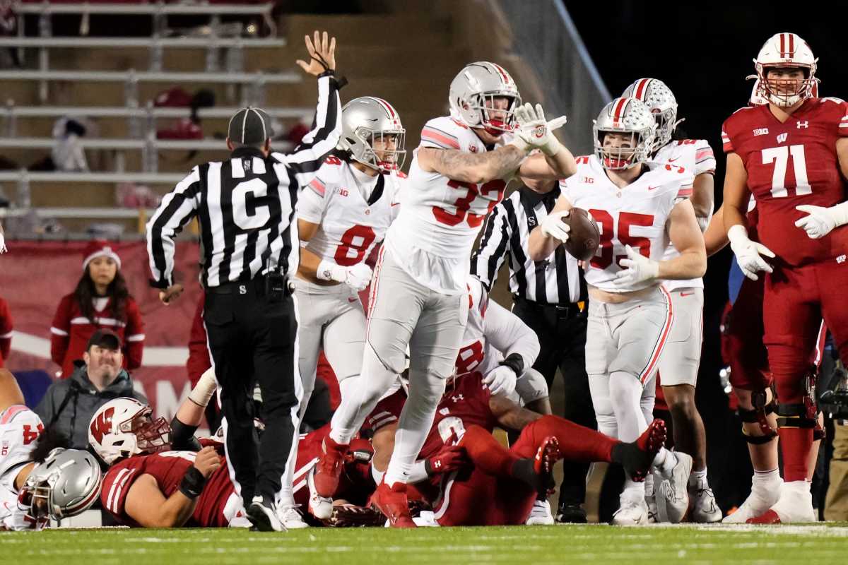 The Ohio State defense celebrates against Wisconsin.