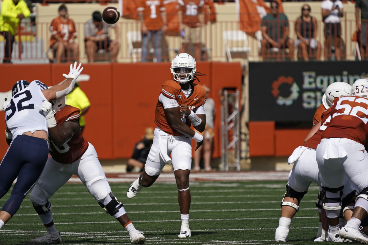 Maalik Murphy attempts a pass against the BYU Cougars