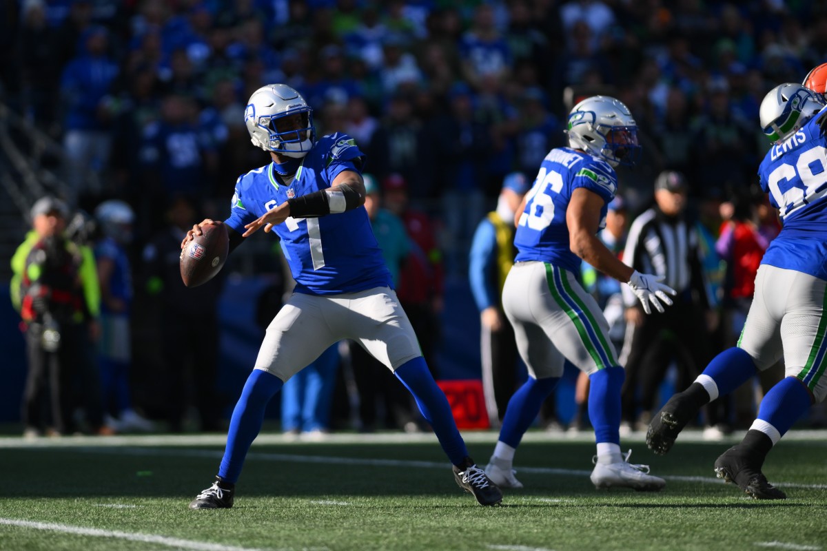 Geno Smith Delivers Game-Winning Touchdown Drive - Sports