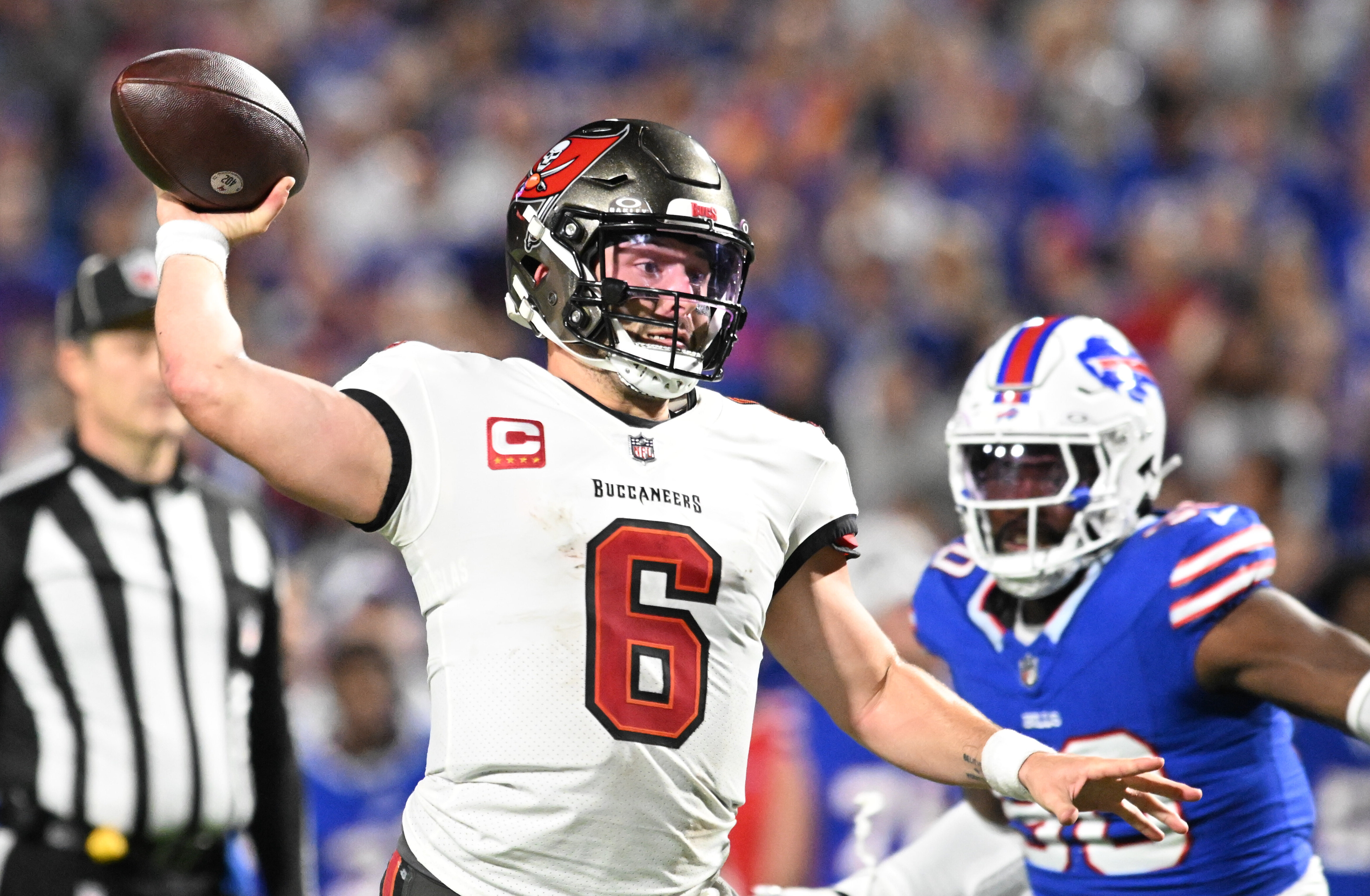 Buccaneers Quarterback Baker Mayfield Dealing With Lingering Knee ...