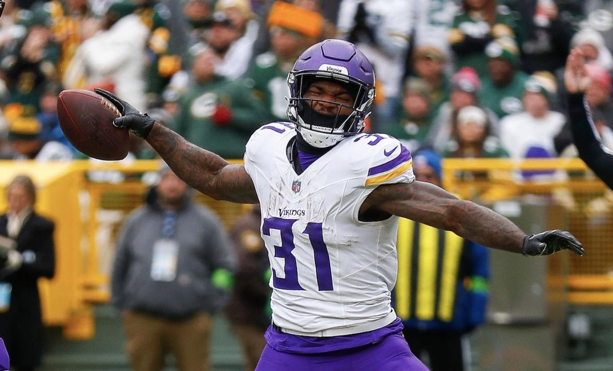 WATCH: Cam Akers Score His First Touchdown With The Minnesota Vikings ...