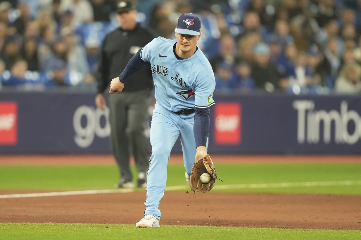 Toronto Blue Jays third baseman Matt Chapman fields a ground ball against the Yankees during the ninth inning at Rogers Centre. (2023)