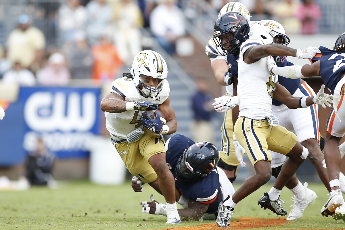 Georgia Tech running back Dontae Smith running the ball vs Virginia