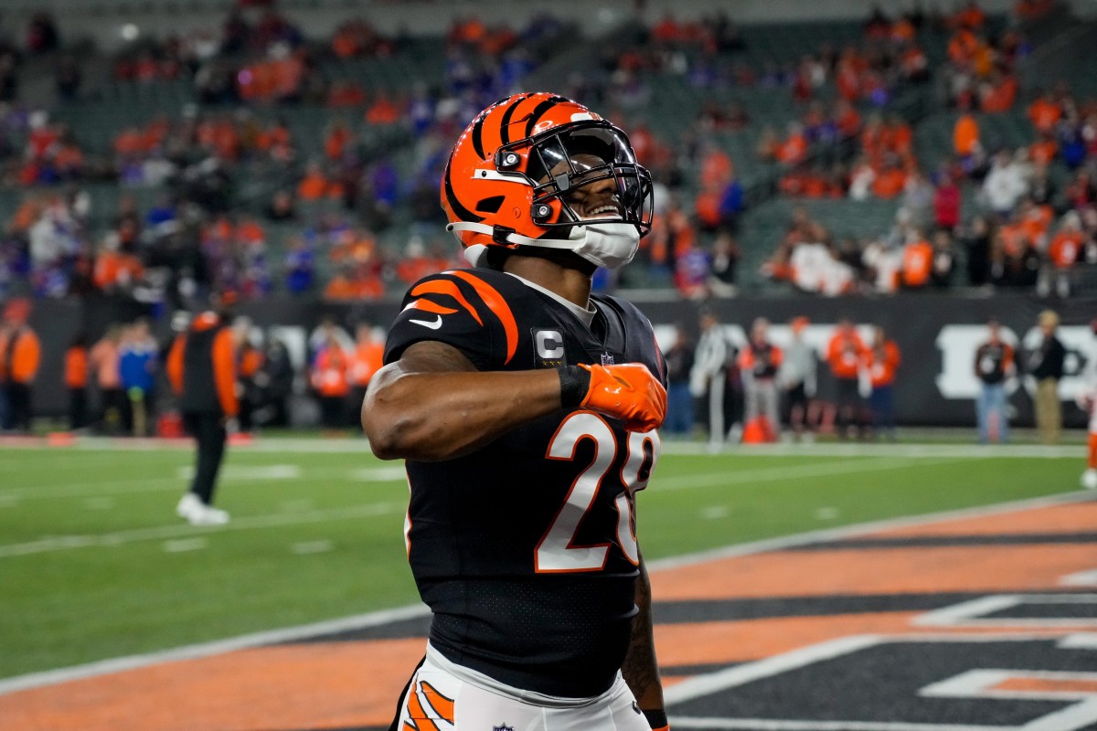 Former Cincinnati Bengals Star Joe Mixon Agrees To Three-Year Extension ...