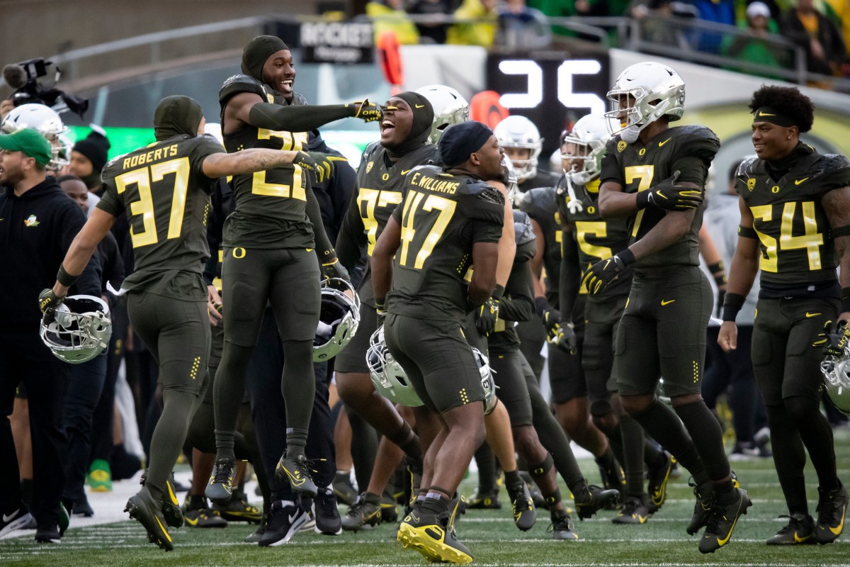 Pac-12 Bowl Projections: Oregon Gets More Support Than Washington For ...