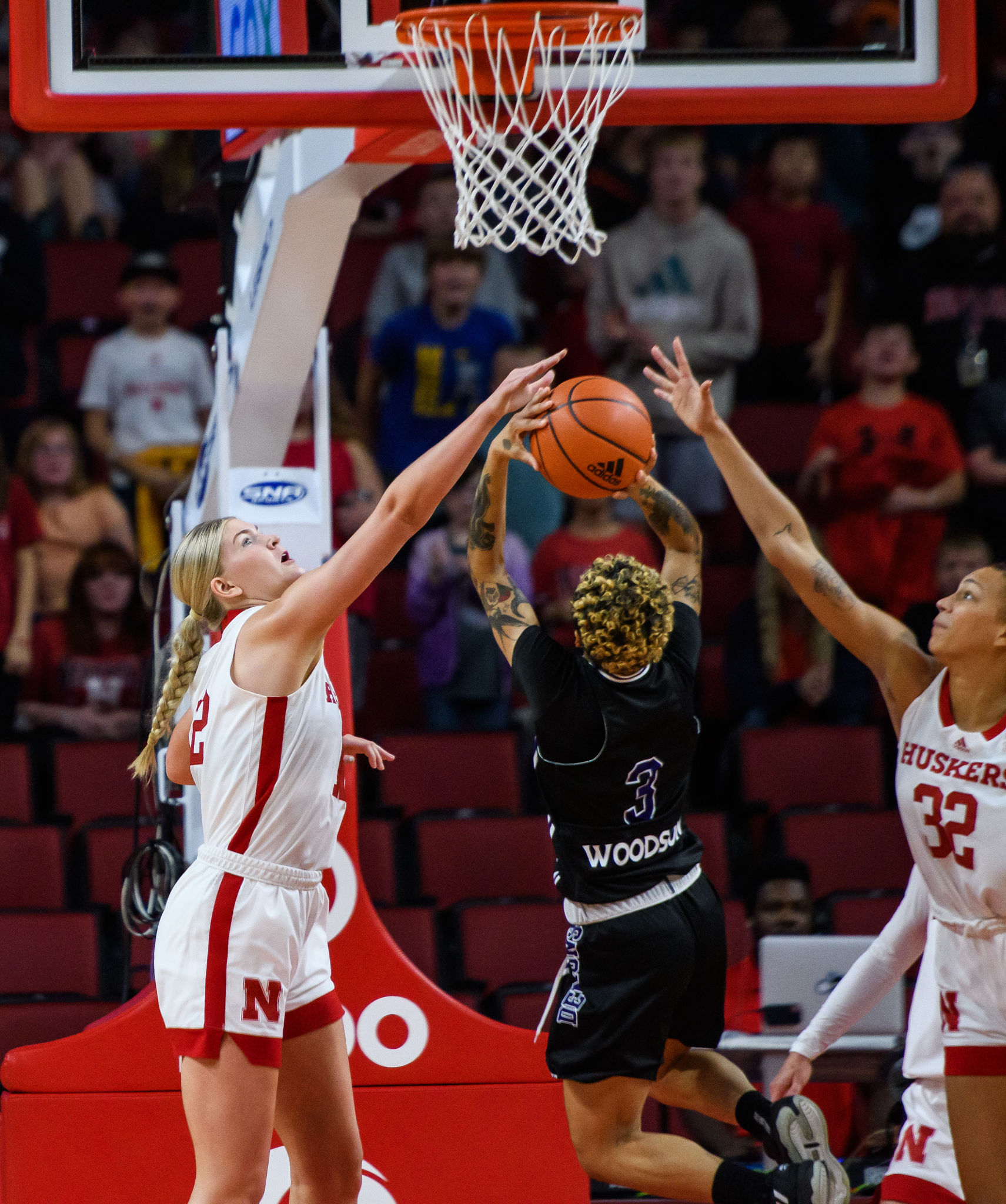 15_Jessica Petrie, Kendall Coley_WBB vs Northwestern State 1106