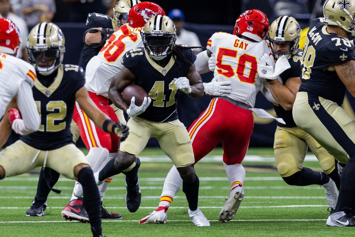 New Orleans Saints running back Alvin Kamara (41) runs against the Kansas City Chiefs. Mandatory Credit: Stephen Lew-USA TODAY Sports