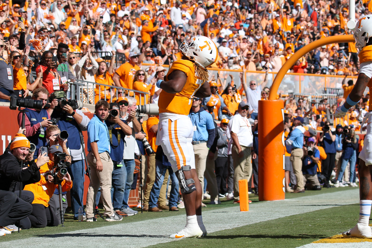 Tennessee Volunteers QB Joe Milton III during the win over UConn. (Photo by Randy Sartin of USA Today Sports)