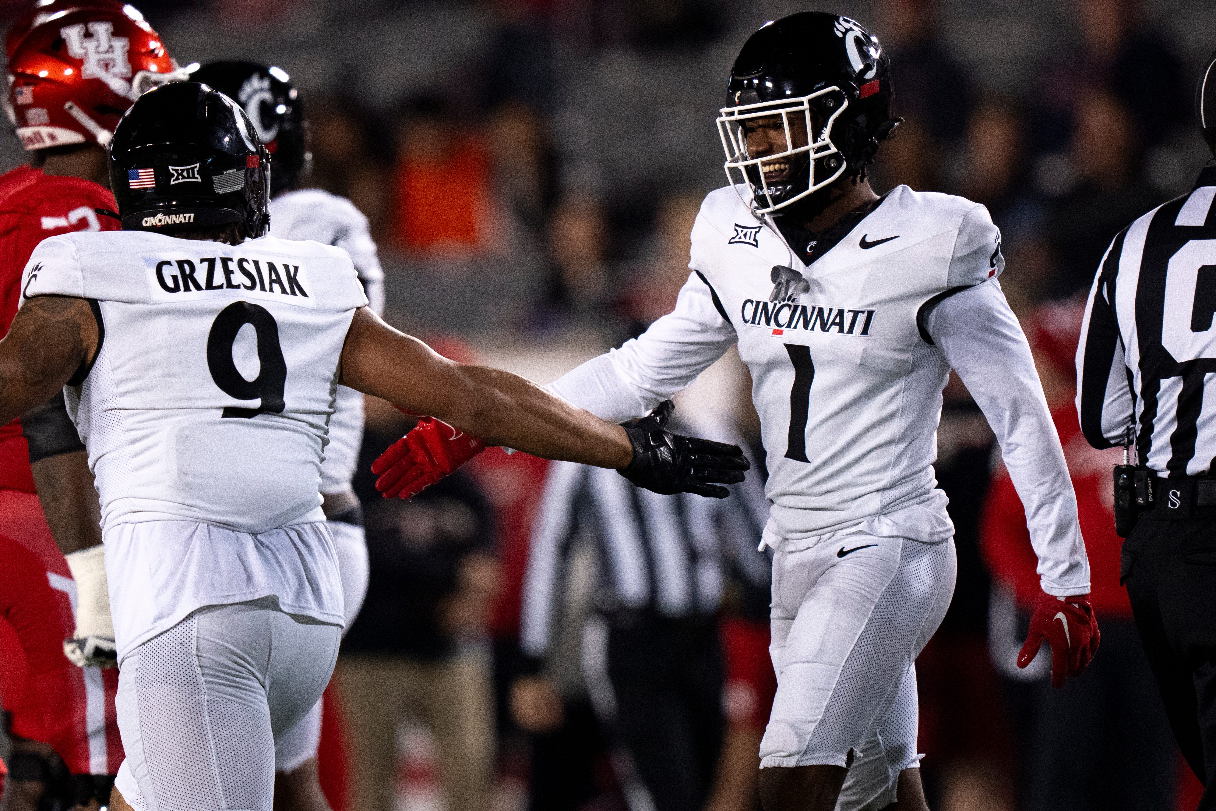 Cincinnati Football Opens As 6.5-Point Underdogs In Saturday Afternoon ...