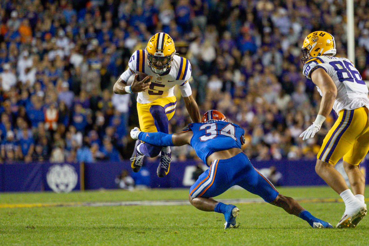 The Heisman Conversation Lsu Qb Jayden Daniels Surging Once Again Sports Illustrated Lsu 