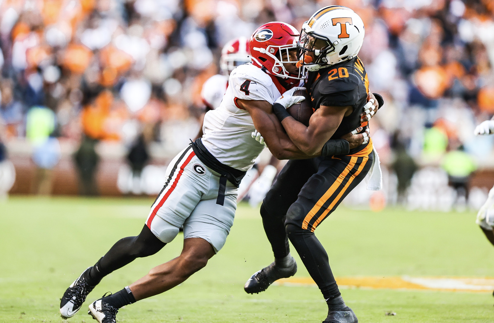 Football vs Tennessee Volunteers; Betting Odds, Prediction