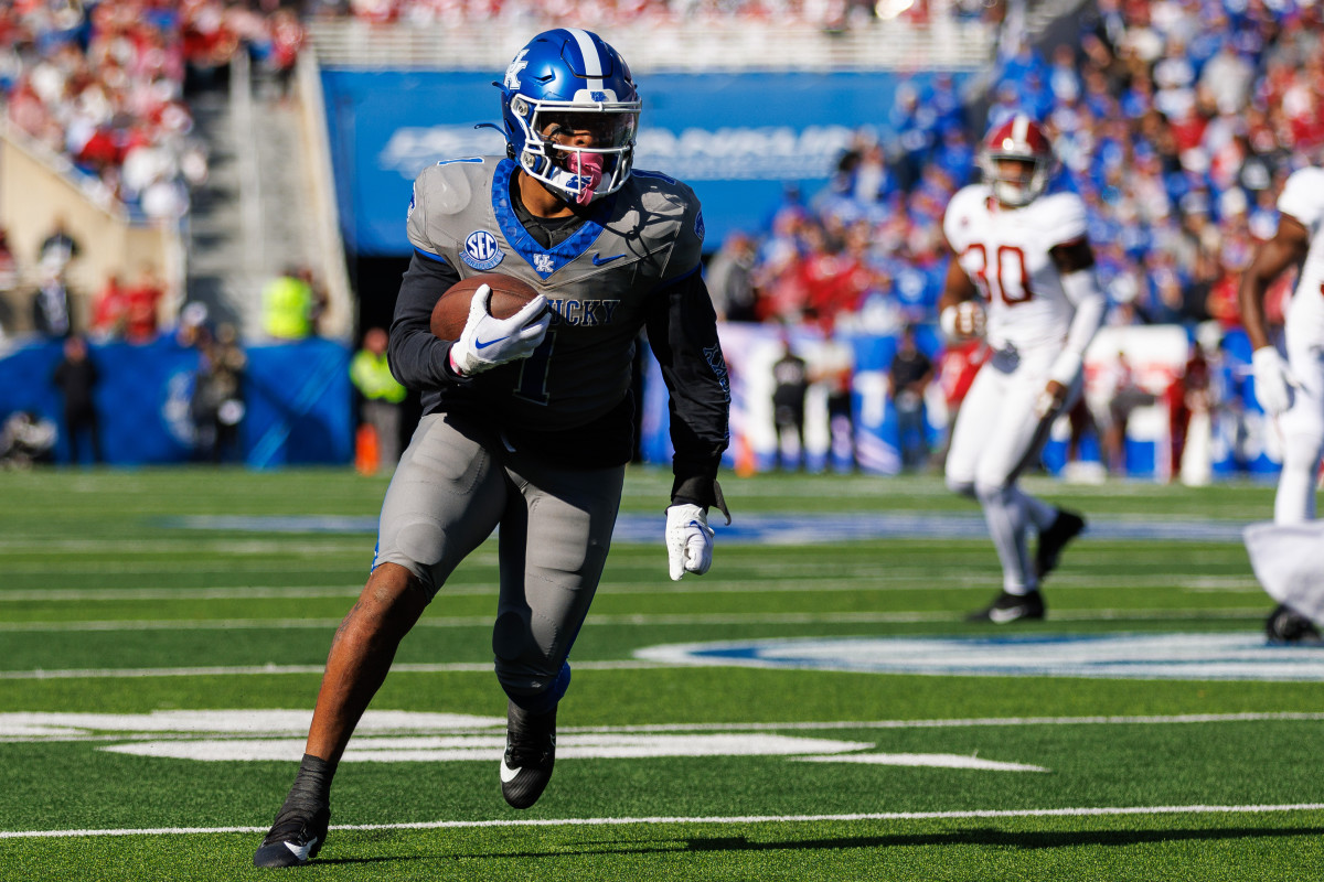 Ray Davis running the ball against Alabama