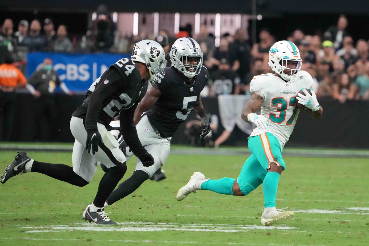 The Las Vegas Raiders will look to take the lead in their all-time series with the Miami Dolphins this Sunday.