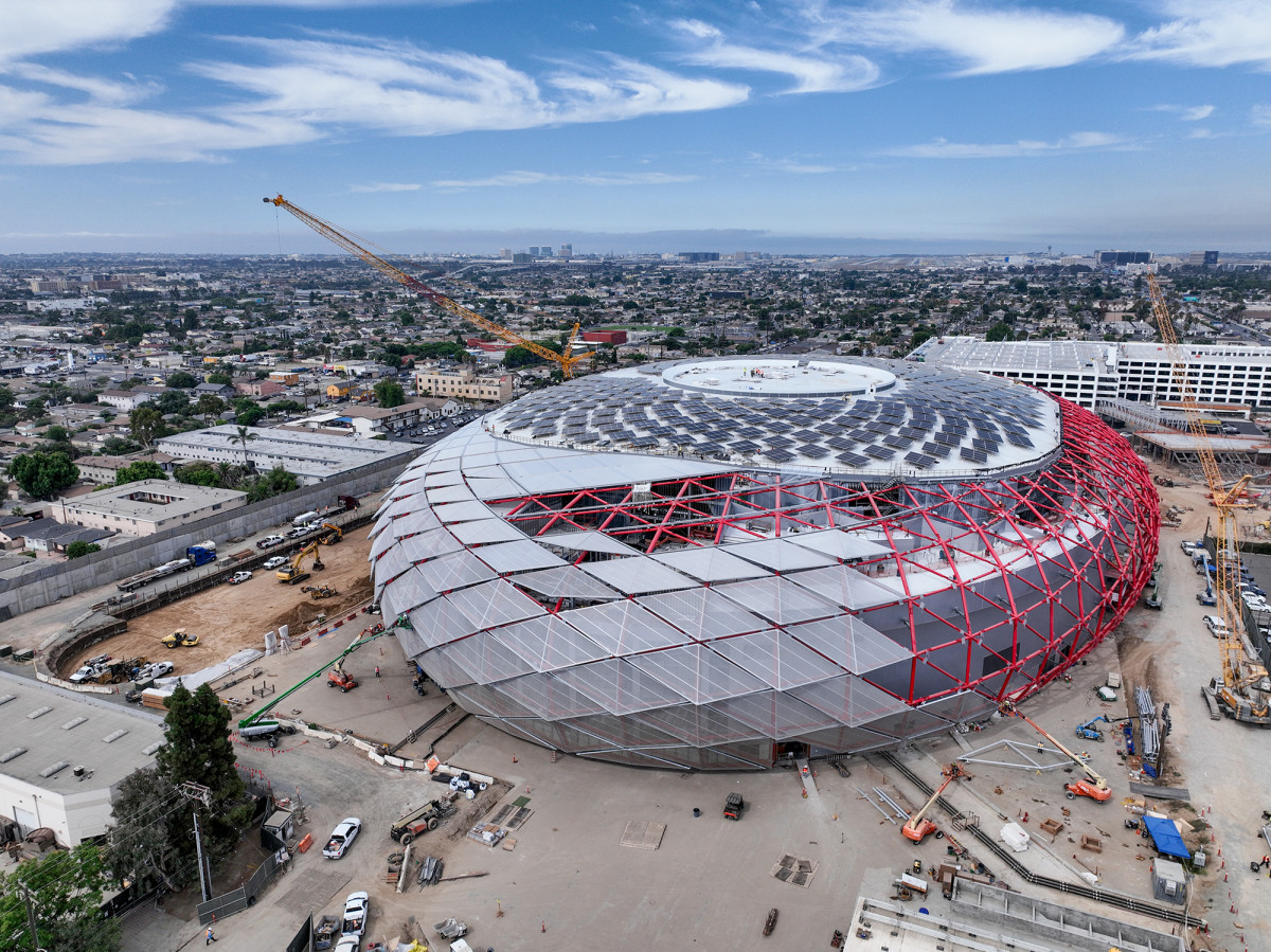 Los Angeles Clippers Break Ground on Basketball and Music Venue