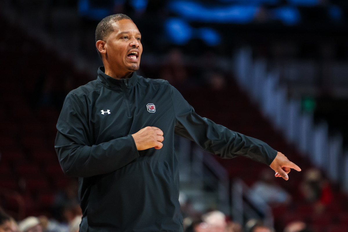 Lamont Paris Meets With Wofford Forward BJ Mack - Sports Illustrated ...