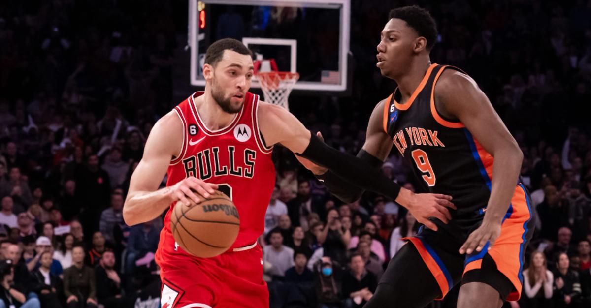 RJ Barrett (R) defends Zach LaVine during a showdown between New York and Chicago last season