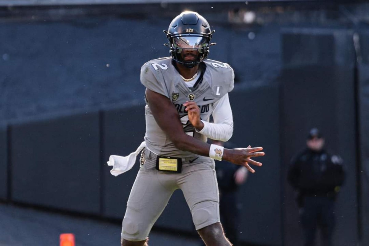 Shedeur Sanders passing vs. Arizona at Folsom Field