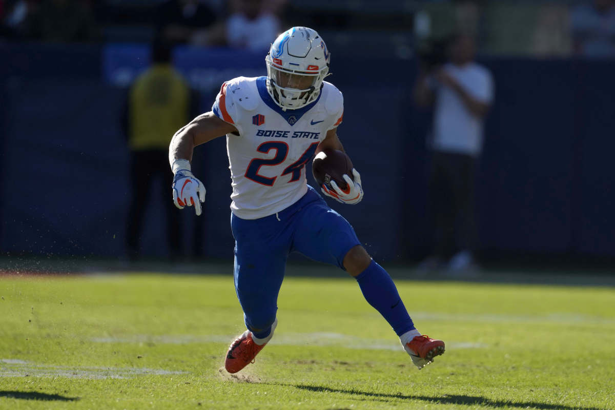 Boise State Football: With An Interim Coach, Broncos Are Still Alive In MWC  Race - Sports Illustrated G5 Football Daily News, Analysis and More