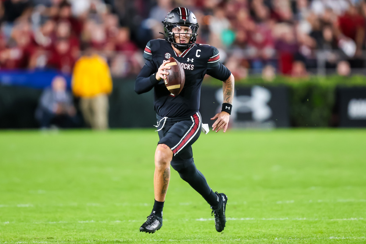 Spencer Rattler scrambling downfield (18th Nov., 2023)