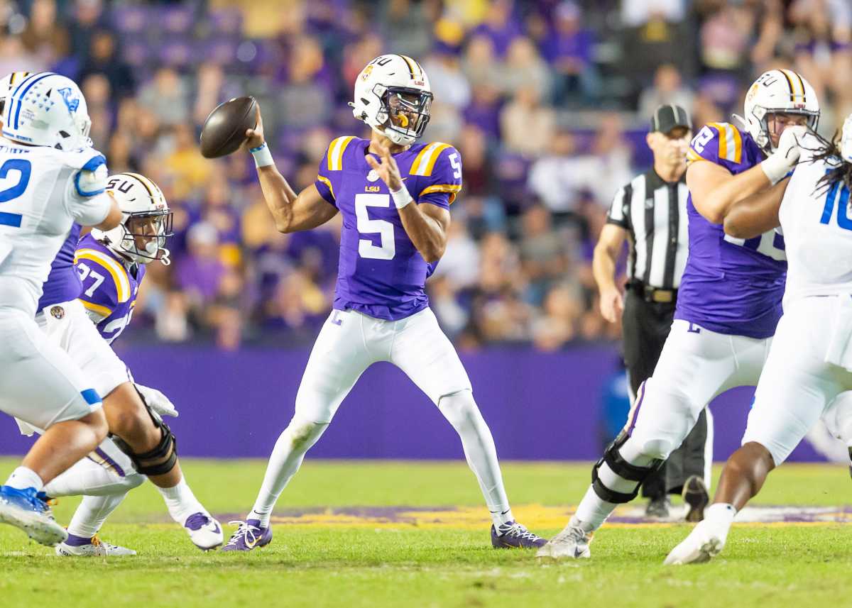 LSU Tigers facing off against Notre Dame in Music City Bowl