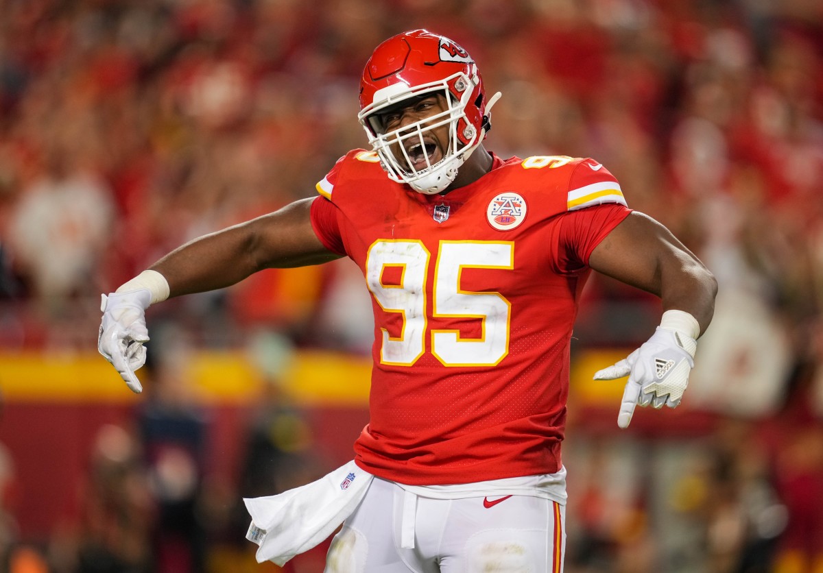 Raiders Must Contain Chiefs DL Chris Jones.