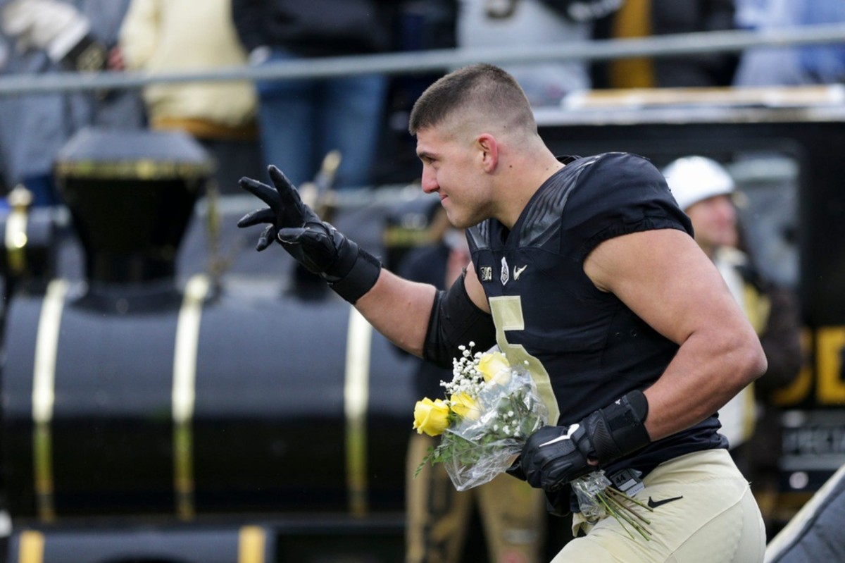 Las Vegas Raiders rookie quarterback Aidan O'Connell will face his former college teammate, Kansas City Chiefs DE George Karlaftis on Sunday.