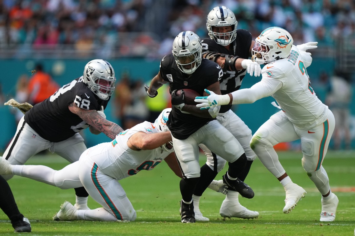 Las Vegas Raiders running back Josh Jacobs feels he should get at least 20 touches a game.