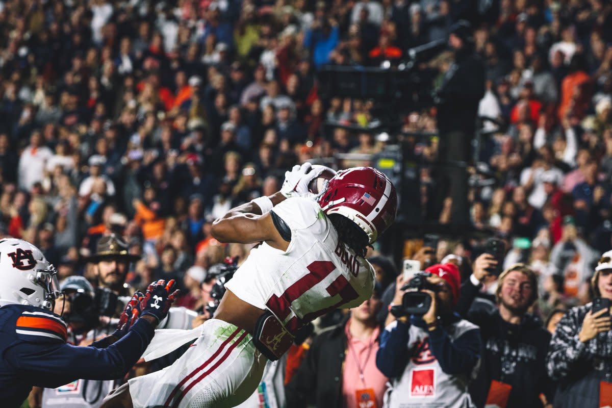 Isaiah Bond's Heroic Catch Flips Iron Bowl Fortune in Alabama's Favor -  Sports Illustrated Alabama Crimson Tide News, Analysis and More
