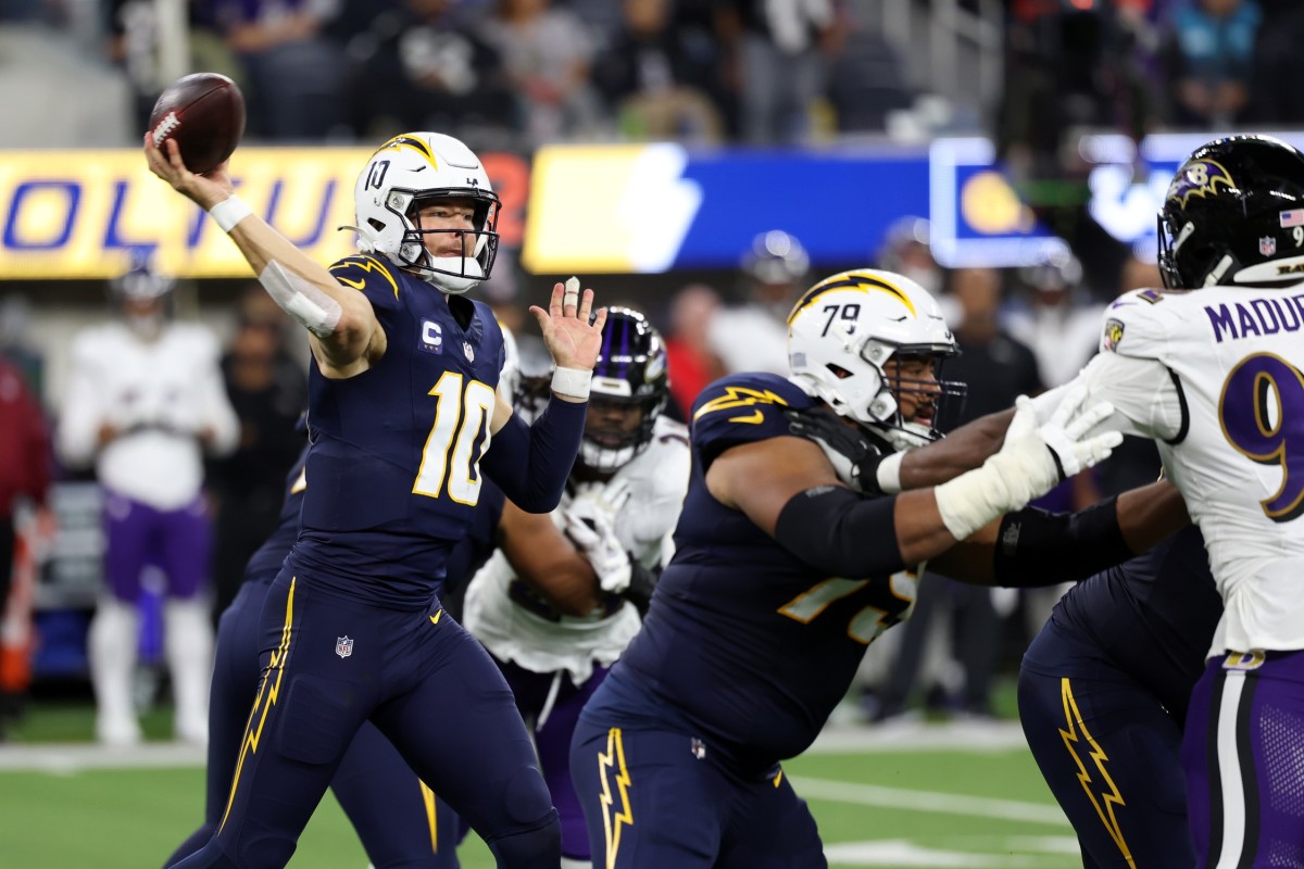 Chargers Highlights: Bolts Stumble in SNF Thriller, Playoff Hopes ...