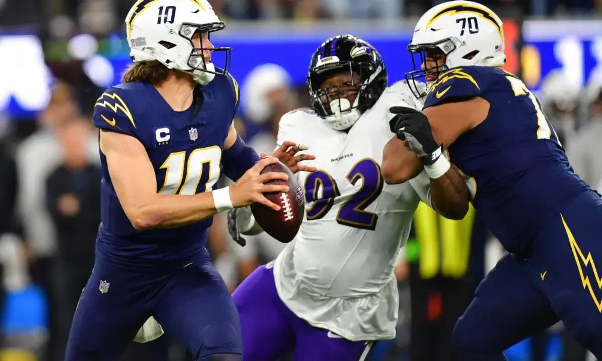 Justin Madubuike recorded half a sack against the Los Angeles Chargers, bringing his season total to 10.0 sacks. 