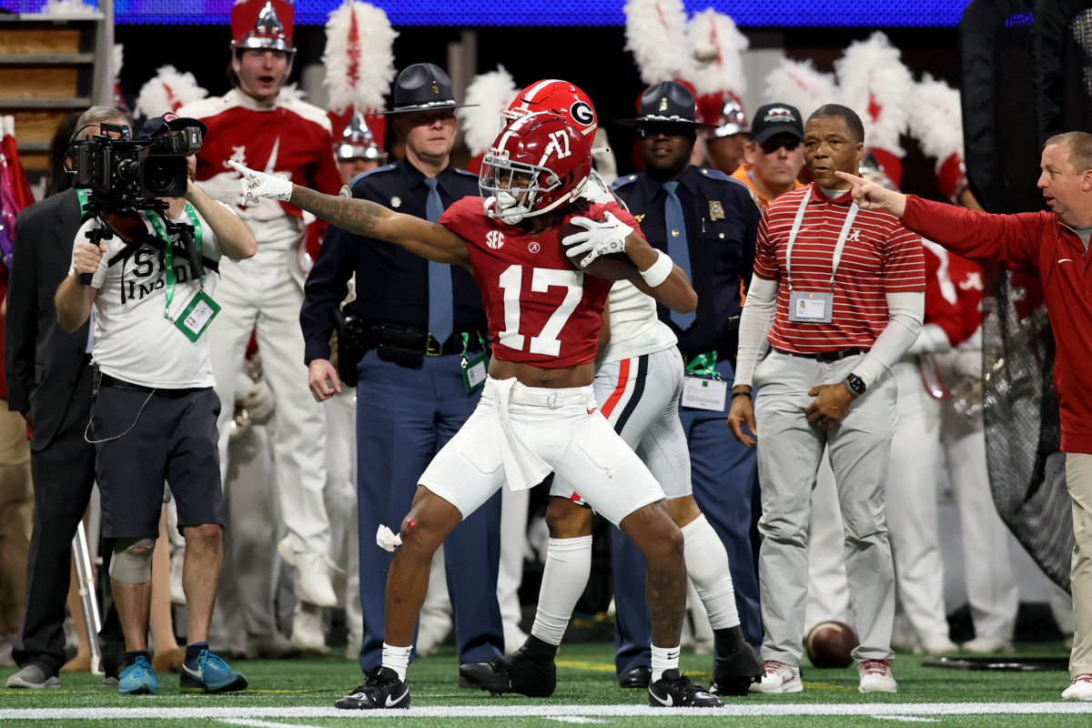 Alabama Crimson Tide wide receiver Isaiah Bond (17) celebrates after making a catch in the second quarter against the Georgia Bulldogs at Mercedes-Benz Stadium.